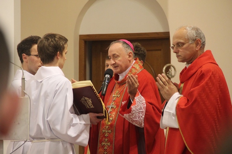 Tarnów. Poświęcenie organów w kościele Matki Bożej Szkaplerznej