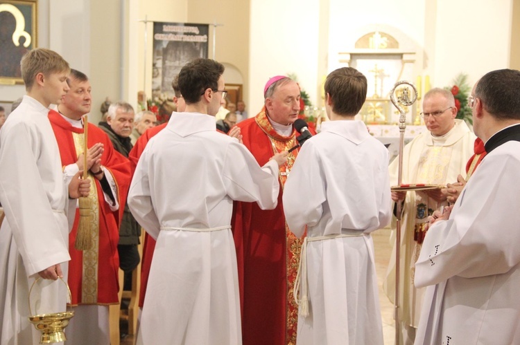 Tarnów. Poświęcenie organów w kościele Matki Bożej Szkaplerznej