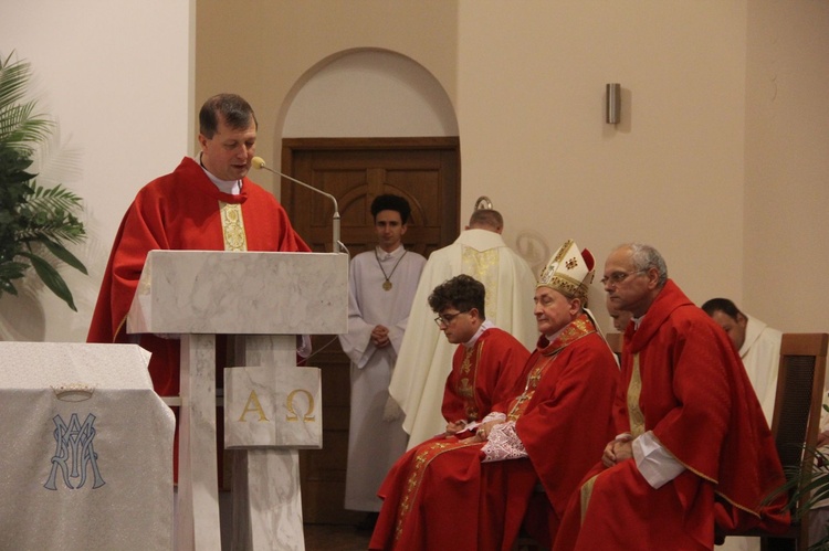 Tarnów. Poświęcenie organów w kościele Matki Bożej Szkaplerznej