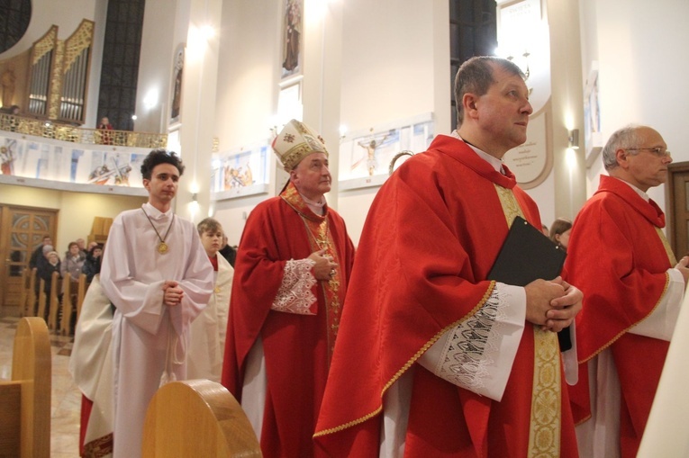 Tarnów. Poświęcenie organów w kościele Matki Bożej Szkaplerznej