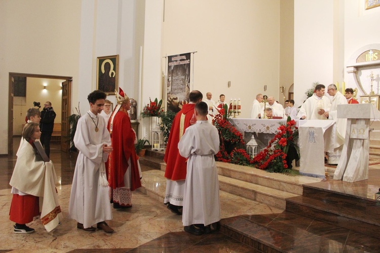 Tarnów. Poświęcenie organów w kościele Matki Bożej Szkaplerznej