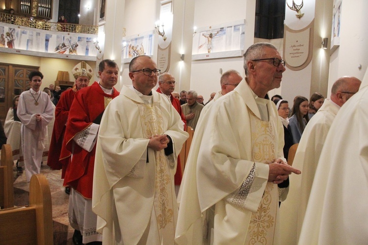 Tarnów. Poświęcenie organów w kościele Matki Bożej Szkaplerznej