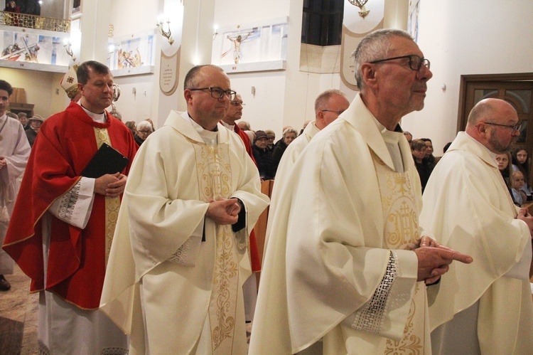 Tarnów. Poświęcenie organów w kościele Matki Bożej Szkaplerznej