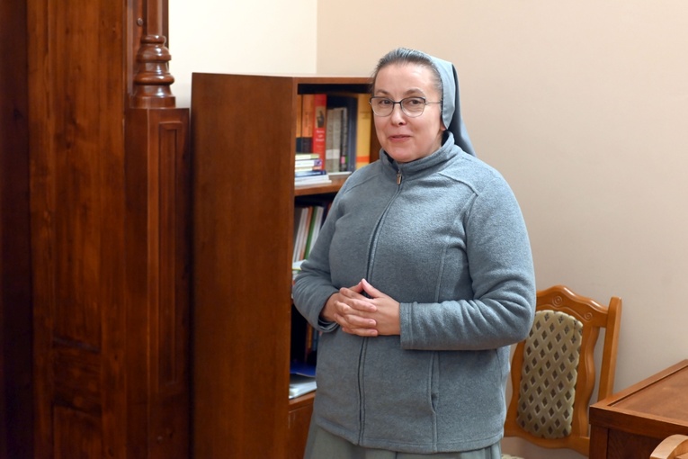 Błogosławieństwo 6 sióstr na nadzwyczajnych szafarzy Komunii św.