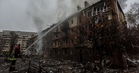 Mer Kliczko: 70 proc. Kijowa nadal bez prądu po środowych ostrzałach
