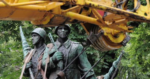 Estonia: pomniki sowieckie zostaną usunięte tak szybko, jak to możliwe