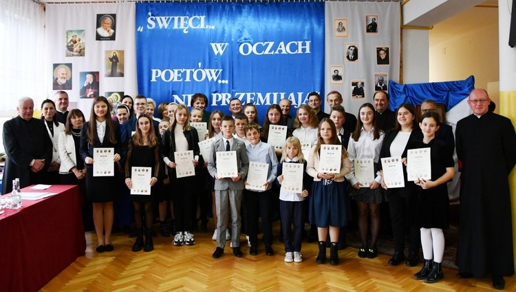 Dobrociesz. Święci w oczach poetów