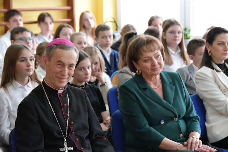 Dobrociesz. Święci w oczach poetów