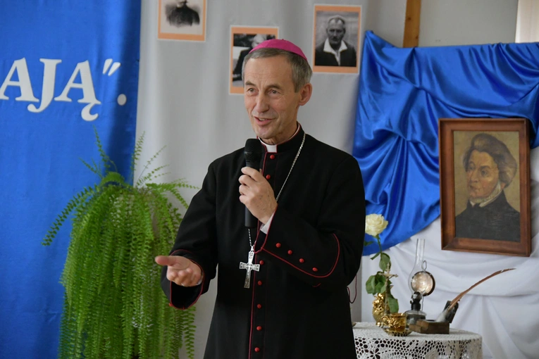 Dobrociesz. Święci w oczach poetów