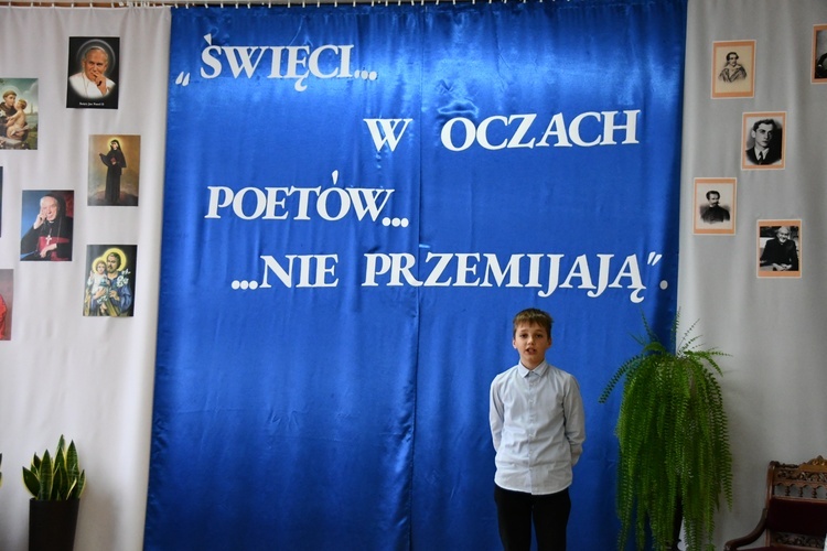 Dobrociesz. Święci w oczach poetów