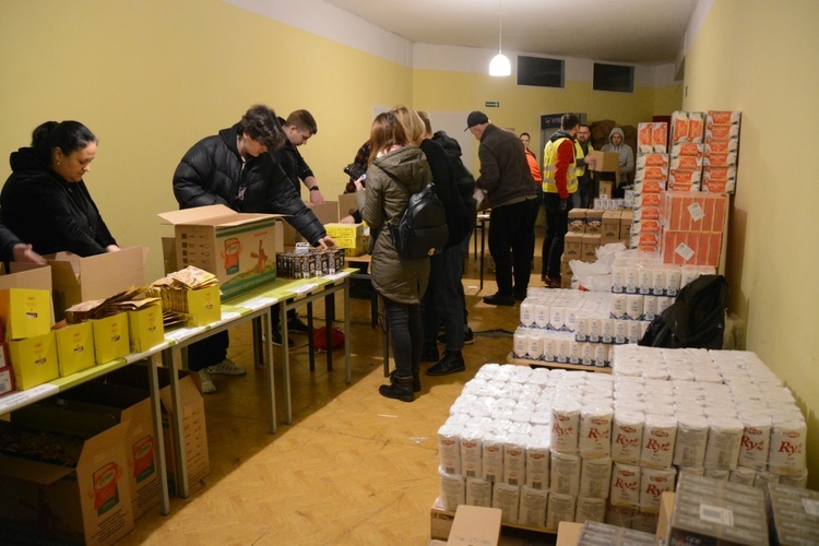 Rycerze Kolumba z Opola przygotowali paczki dla Ukrainy