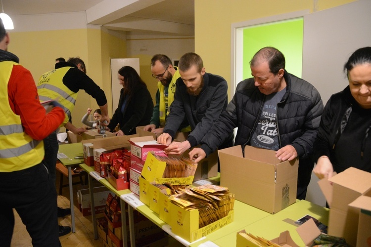 Rycerze Kolumba z Opola przygotowali paczki dla Ukrainy