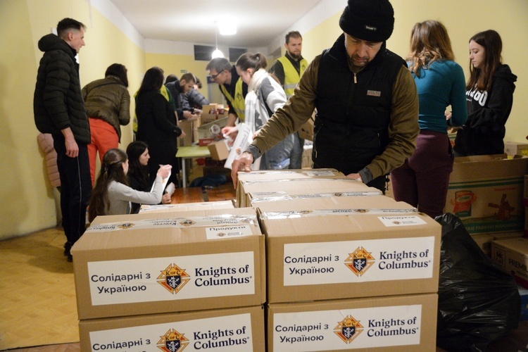 Rycerze Kolumba z Opola przygotowali paczki dla Ukrainy