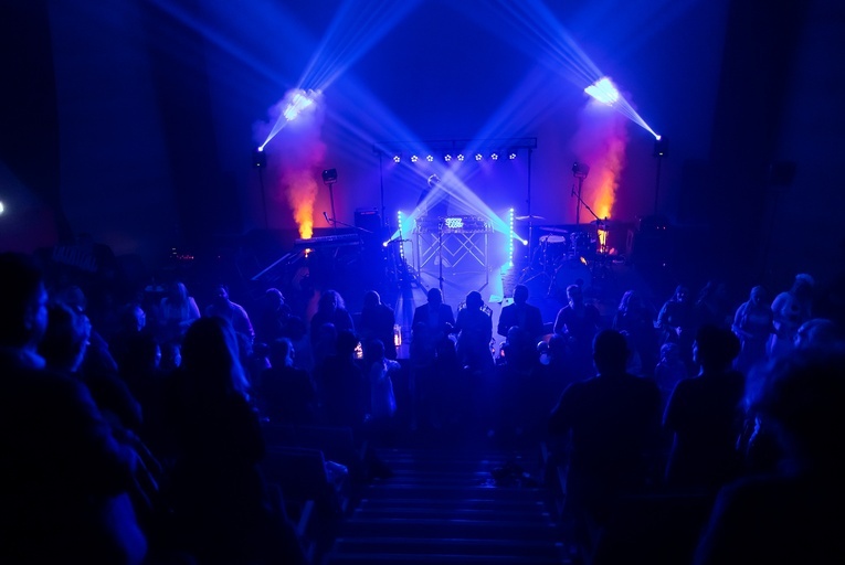 Koncert dobroczynny Szkoły Podstawowej "Rajska Szkoła" im. Zbigniewa Wodeckiego w Krakowie