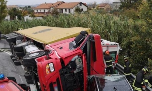 Tir zmiażdżył ambulans