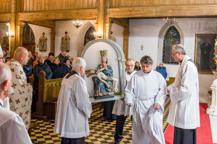 Pieta Skrzatuska w parafii Najświętszego Zbawiciela w Ustce