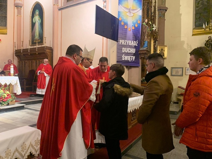 Nowa Ruda Słupiec. Odpust z najmłodszym biskupem w Polsce 