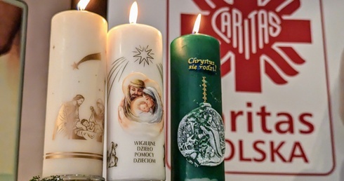 Dobro się mnoży, kiedy się dzieli. Wigilijny płomień na dwóch milionach stołów