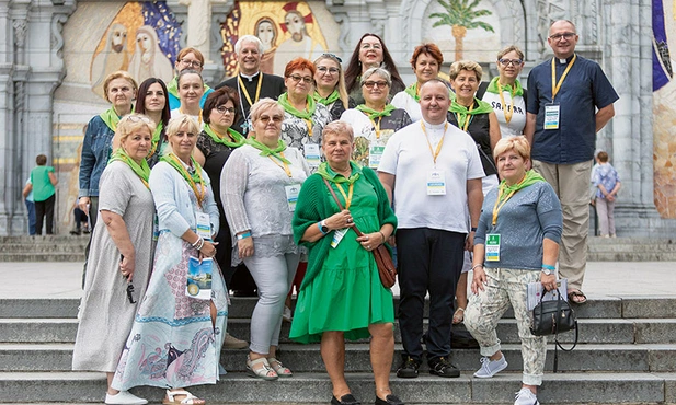 Osiemnaście wdów wzięło udział w zorganizowanej po raz czwarty przez archidiecezję katowicką Pielgrzymce Chorych i ich Rodzin do Lourdes.