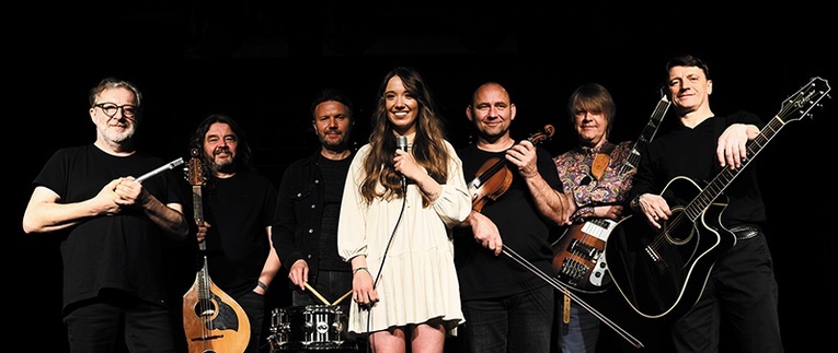 Od lewej: Dariusz Sojka, Zbigniew Seyda, Marek Sochacki, Ania Buczkowska, Maciej Paszek, Adam Drewniok, Bogdan Wita.