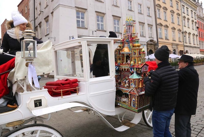 Prezentacja szopek krakowskich pod pomnikiem Mickiewicza 2022