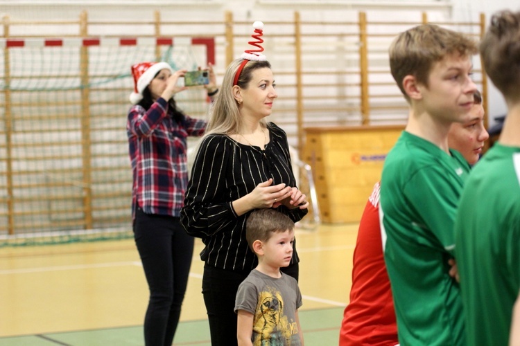 Sport, parafia i szkoła