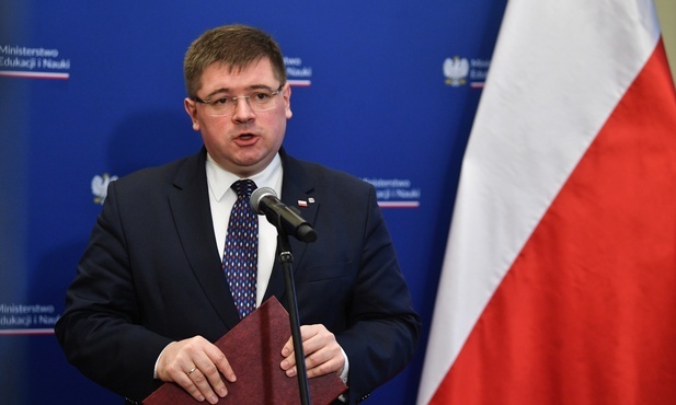 T. Rzymkowski: MEiN wypowiedziało trzy umowy z Rosją w dziedzinie nauki i edukacji 