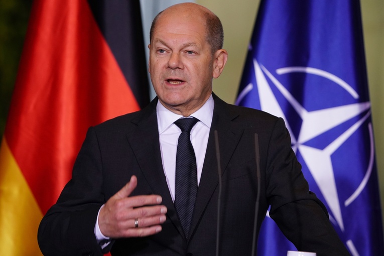 Kanclerz Scholz w rozmowie z Putinem potępił rosyjskie naloty na ukraińskie obiekty cywilne