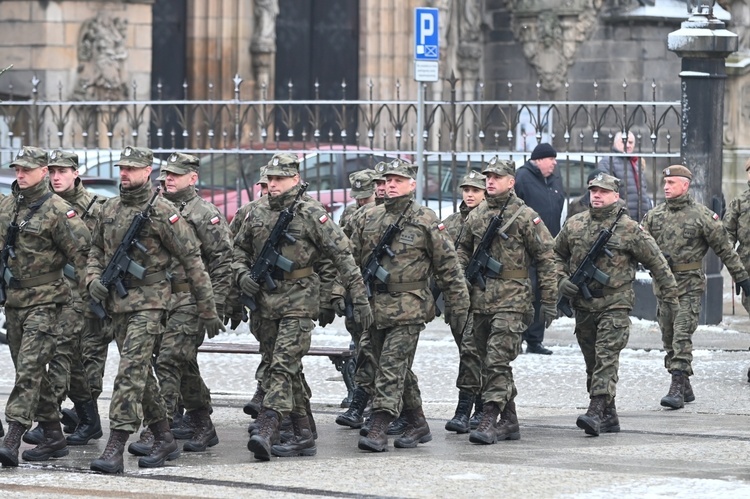 Przysięga nowych żołnierzy 16 Dolnośląskiej Brygady Obrony Terytorialnej