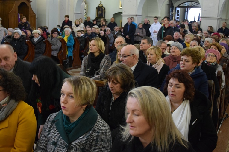 Poświęcenie obrazu Maryi i zawierzenie parafian w Makowie