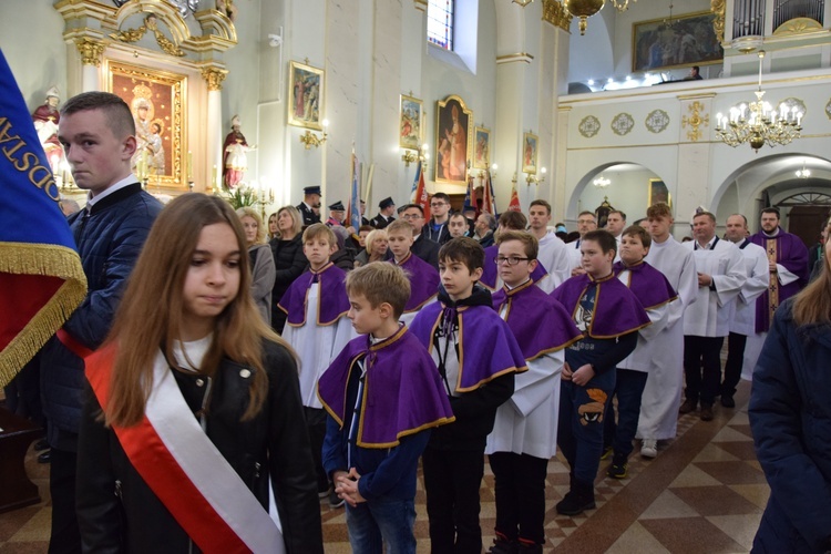 Poświęcenie obrazu Maryi i zawierzenie parafian w Makowie