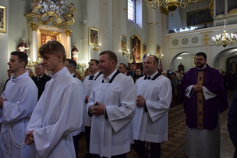 Poświęcenie obrazu Maryi i zawierzenie parafian w Makowie