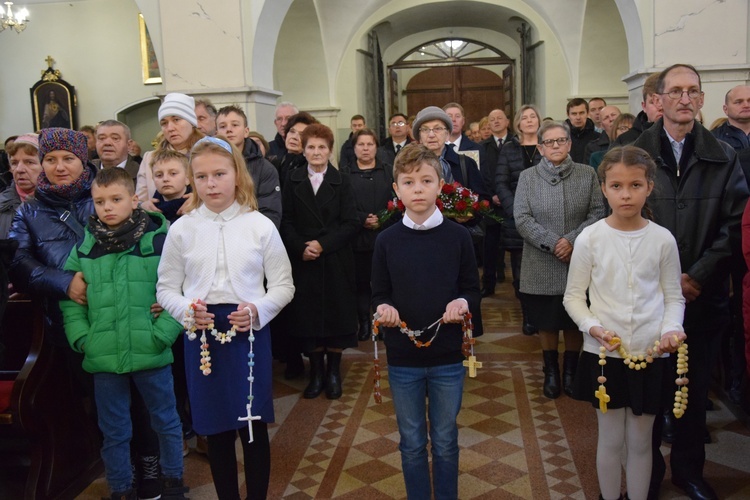 Poświęcenie obrazu Maryi i zawierzenie parafian w Makowie