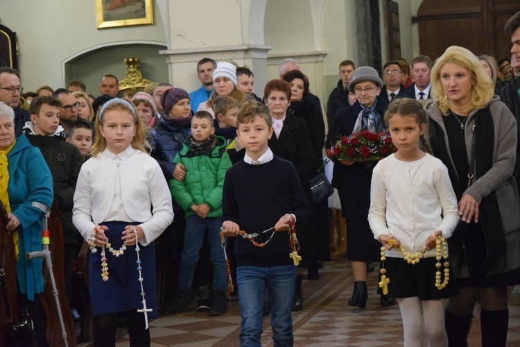 Poświęcenie obrazu Maryi i zawierzenie parafian w Makowie