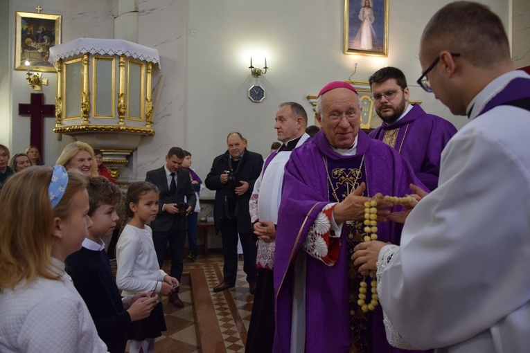 Poświęcenie obrazu Maryi i zawierzenie parafian w Makowie