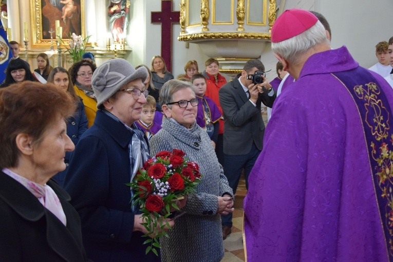 Poświęcenie obrazu Maryi i zawierzenie parafian w Makowie