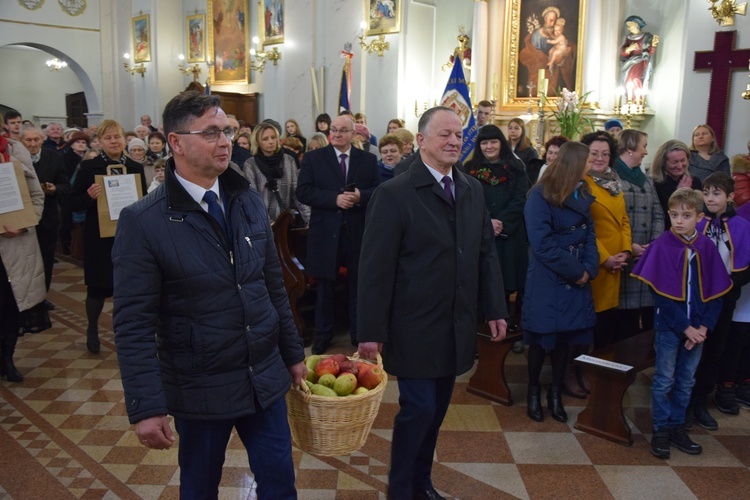 Poświęcenie obrazu Maryi i zawierzenie parafian w Makowie