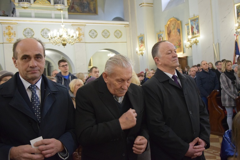 Poświęcenie obrazu Maryi i zawierzenie parafian w Makowie