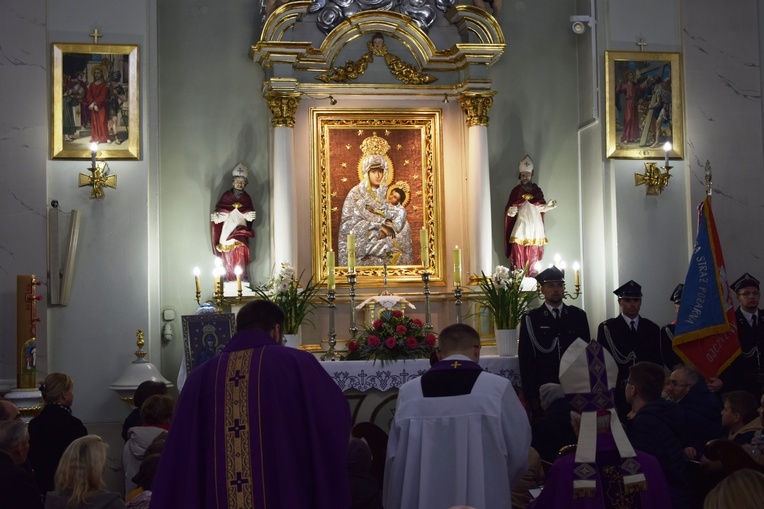 Poświęcenie obrazu Maryi i zawierzenie parafian w Makowie