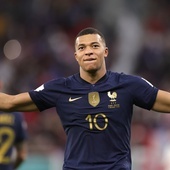 Gwiazdy Mundialu modlą się za chorego „króla futbolu” Pelego. Zainicjował to Mbappe