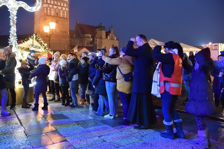 Wolontariusze Caritas AG na świątecznym jarmarku