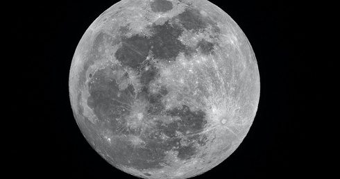 Kapsuła Orion dokonała najbliższego przelotu nad powierzchnią Księżyca