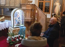 	Figura w parafii Najświętszego Zbawiciela w Ustce.