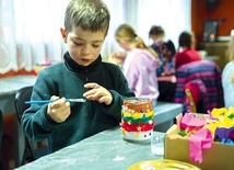 	Zrobienie latarenki wymaga zaangażowania, tak jak dobre przeżycie Adwentu.