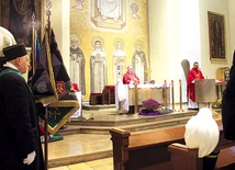 ▲	Biskup gliwicki przewodniczył Mszy św. z okazji górniczego święta.
