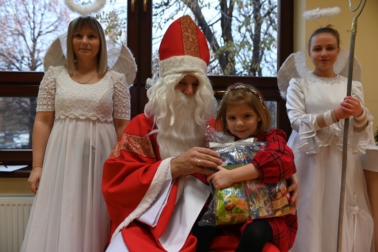 Św. Mikołaj odwiedził przedszkole sióstr prezentek