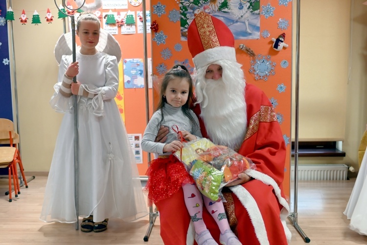 Św. Mikołaj odwiedził przedszkole sióstr prezentek