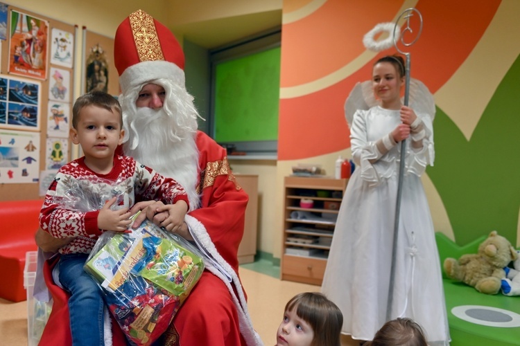 Św. Mikołaj odwiedził przedszkole sióstr prezentek