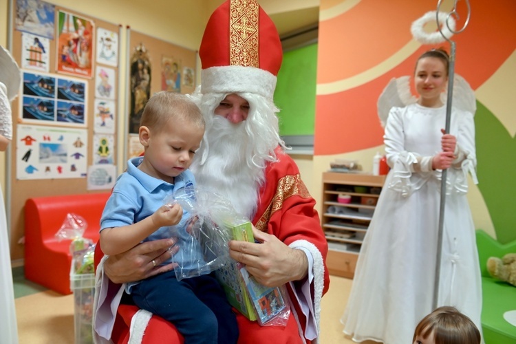 Św. Mikołaj odwiedził przedszkole sióstr prezentek