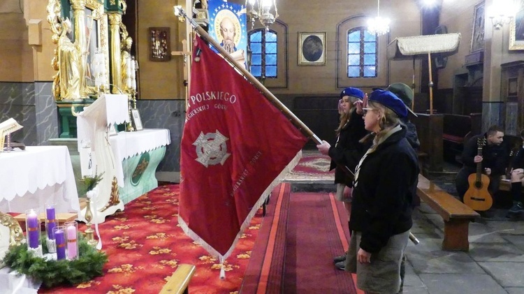 Harcerze Hufca Węgierska Górka w kościele św. Katarzyny w Cięcinie